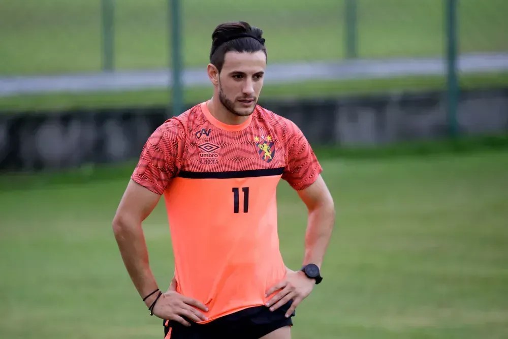 Náutico contrata o atacante uruguaio Leandro Barcia, ex-Sport