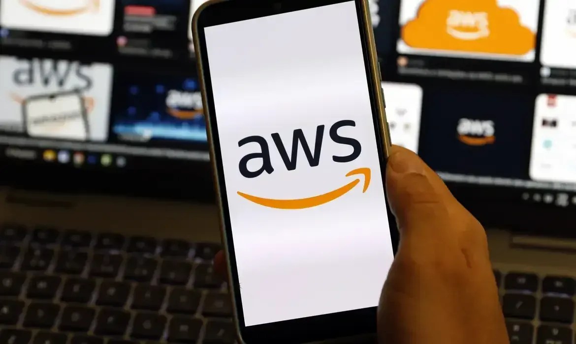 Entenda o apagão global causado pela falha na Amazon Web Services