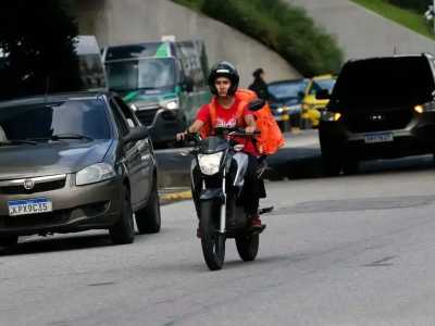 Rio inaugura primeira “motofaixa“ da cidade nesta segunda-feira (19) | CNN Brasil