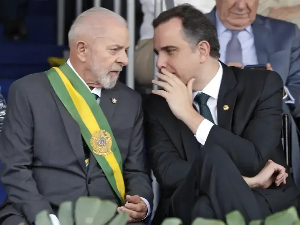Lula convoca Pacheco para reunião em meio a discussões sobre corte de gastos