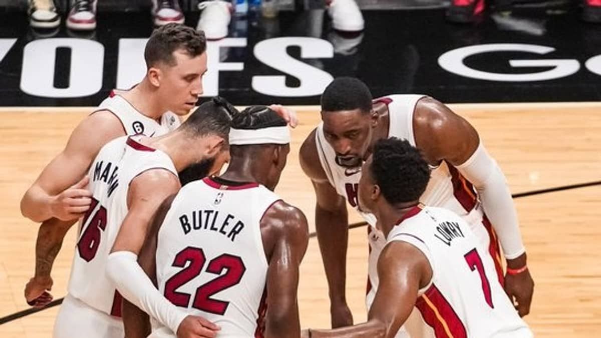 Com recorde de Butler, Heat vence Bucks e se aproxima de eliminar favorito
