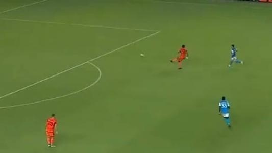 Micael, ex-Atlético, errou recuo e marcou gol contra pelo Houston Dynamo