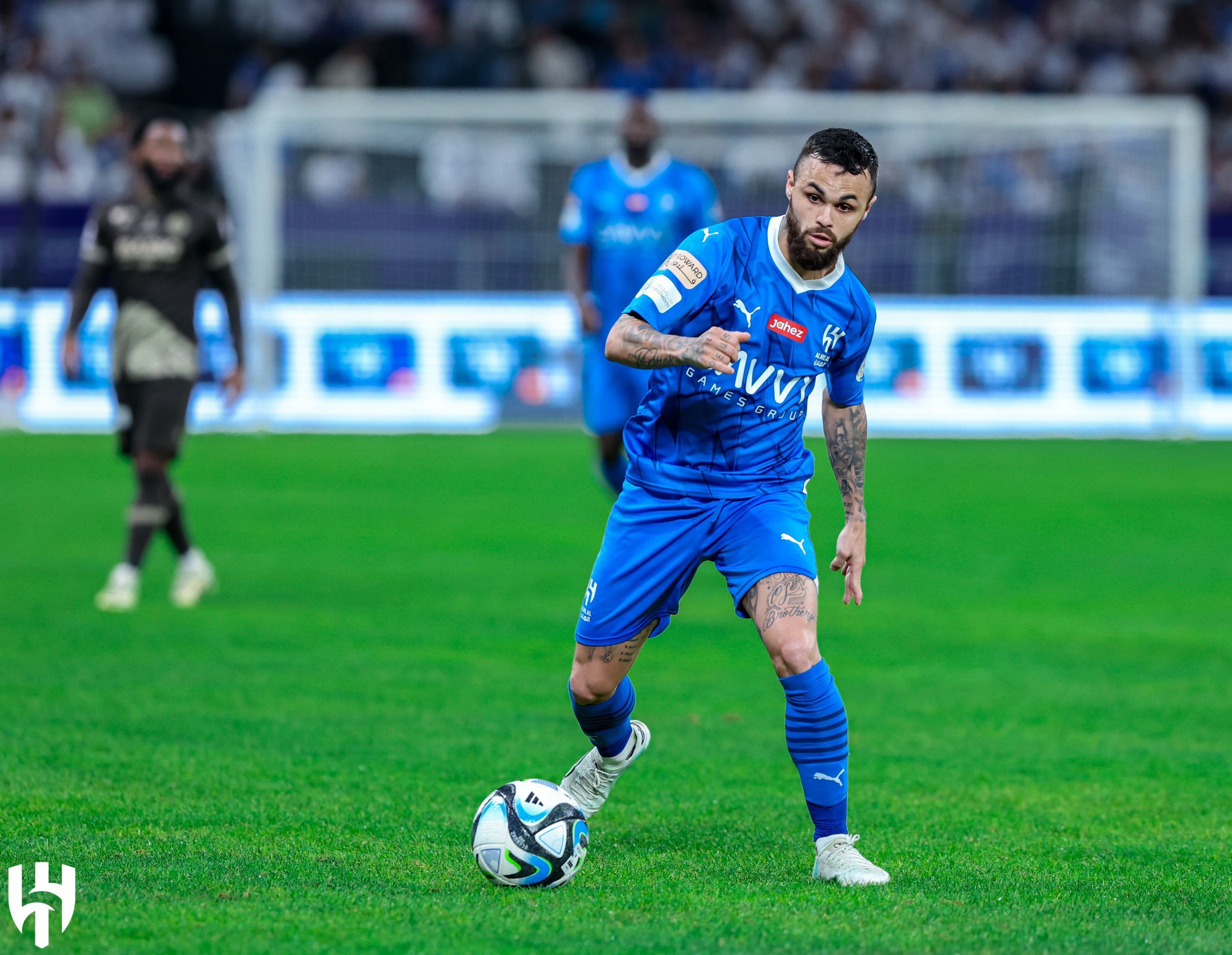 Brasileiro decide, Al-Hilal vence no fim e mantém invencibilidade histórica