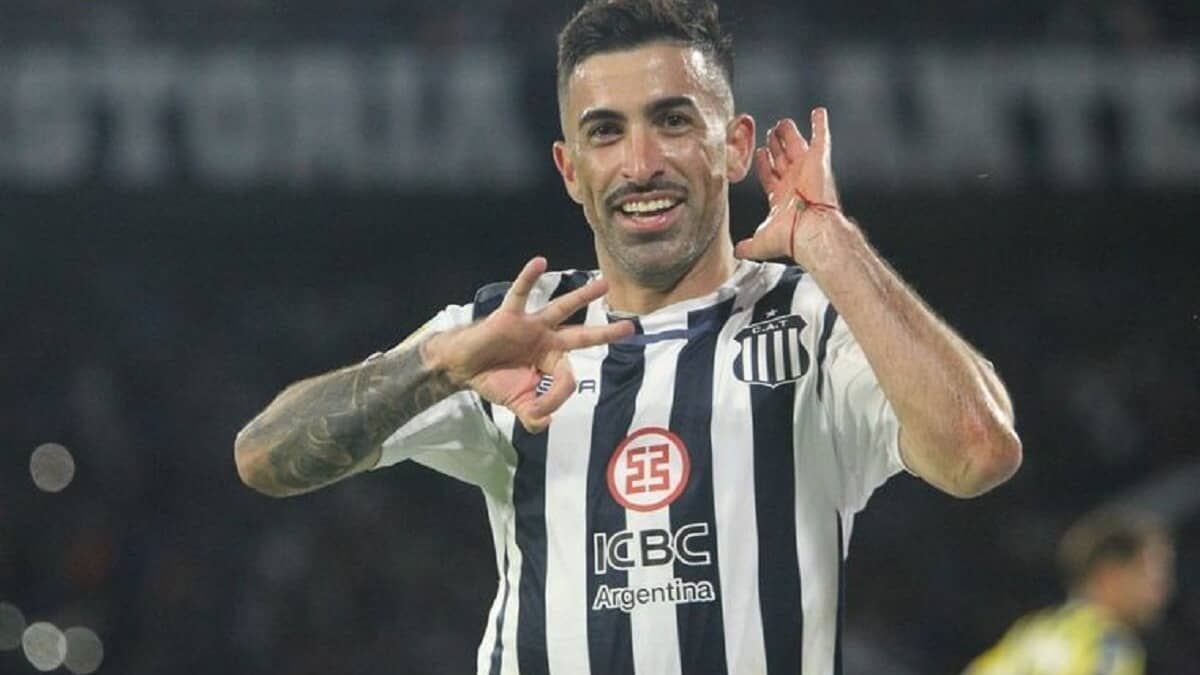 Vasco negocia últimos detalhes para contratação de Michael Santos