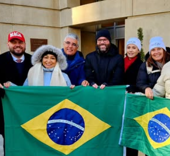 Nos EUA, Michelle Bolsonaro participa de marcha antiaborto