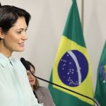 Michelle Bolsonaro lê carta a Lula e acusa governo de agir com “ódio e desejo de vingança”