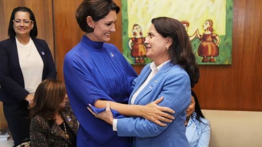 Michelle Bolsonaro e a deputada Rosângela Reis