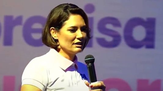 Michelle Bolsonaro ironizou questionamentos sobre joias e disse que vai criar uma linha de produtos