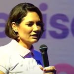 Michelle ironiza questionamentos por caso das joias e diz que lançará 'Mijoias'