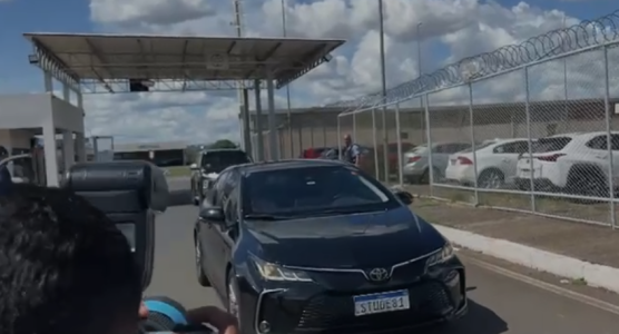 Michelle chega a Brasília após prisão de Bolsonaro