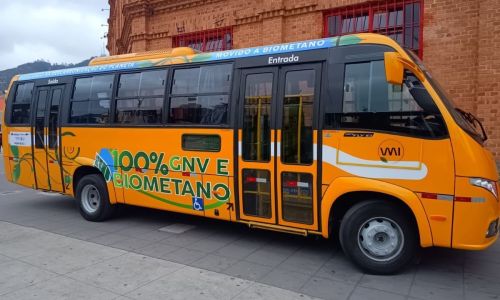 micro-ônibus movido a biometano começa a circular em Juiz de Fora