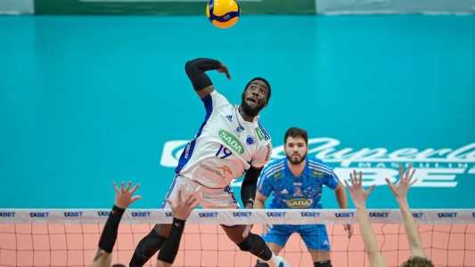 Miguel López foi expulso da partida e suspenso após dar um tapa em rival