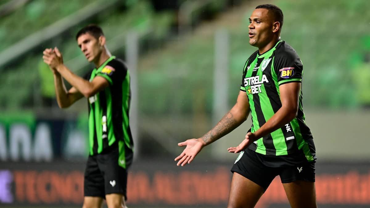 Mikael comemora primeiro gol pelo América e recuperação em 2023