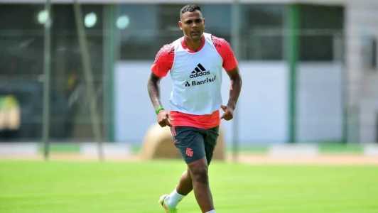 Mikael estava no Internacional antes do acerto com o América