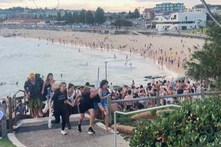 Desespero e correria após ataque a tiros, na Austrália