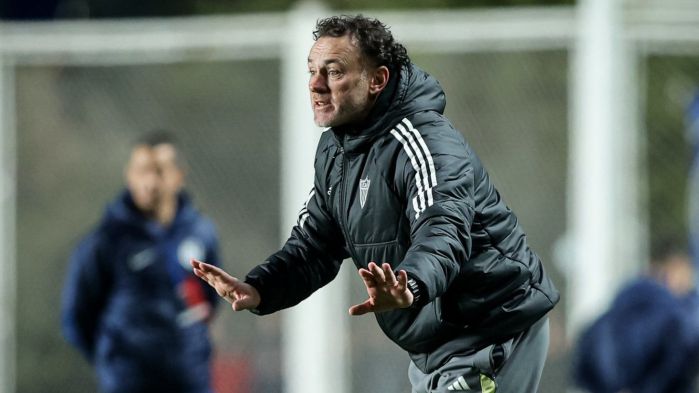 Gabriel Milito em partida da Arena MRV, em Belo Horizonte