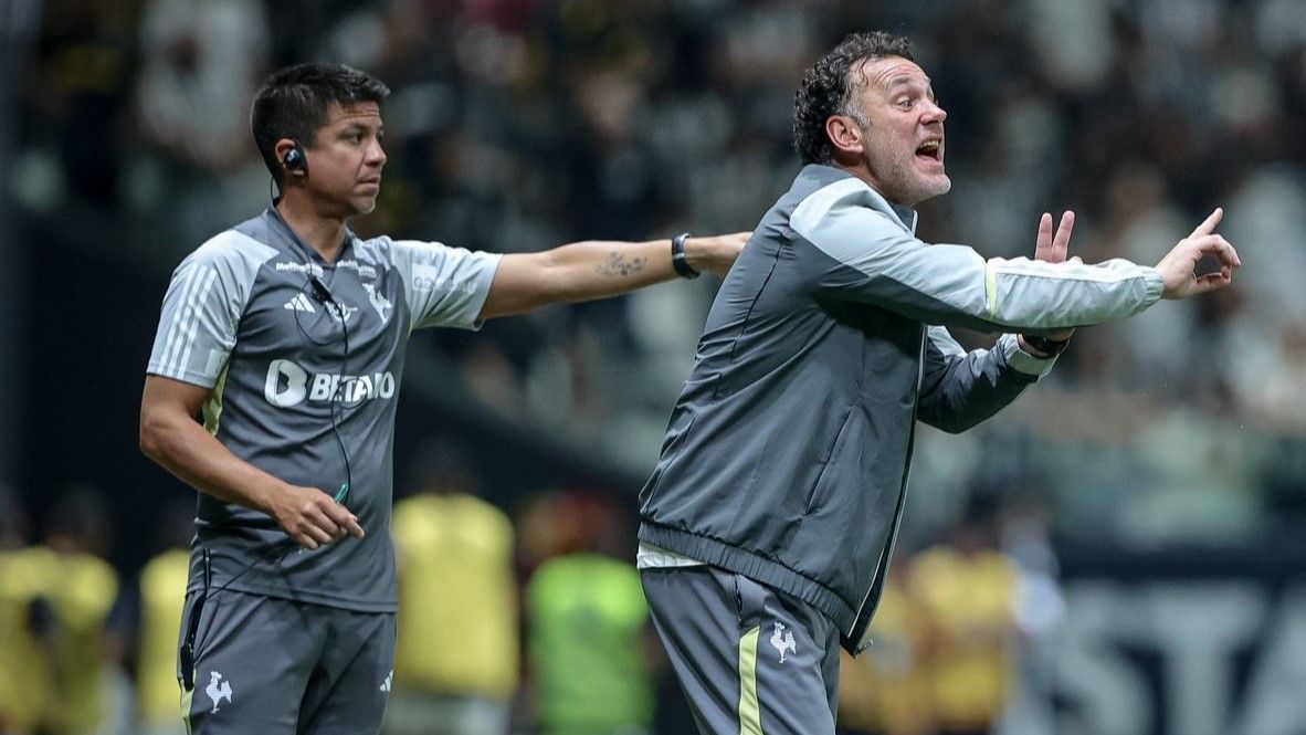 Paulinho conta ‘fórmula’ que Milito tem usado para manter Atlético em grande fase