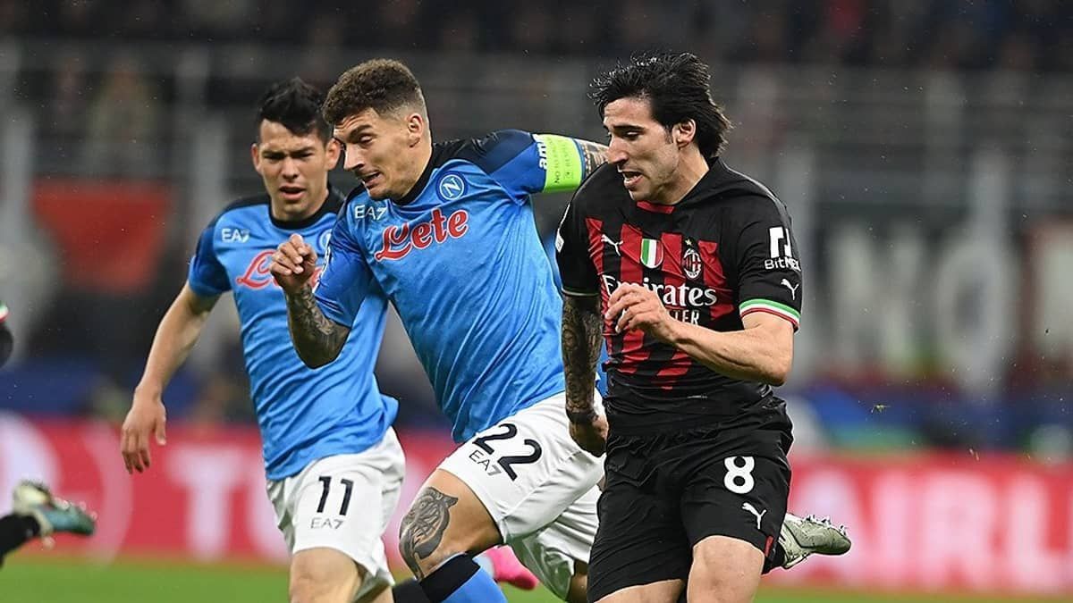 Milan segura pressão do Napoli e abre vantagem na Champions