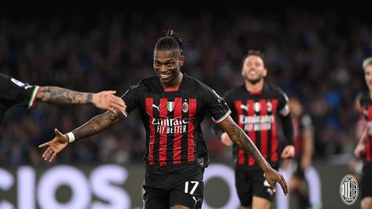 Milan goleou Nápoli em partida válida pelo Campeonato Italiano