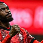 Milan bate o Frosinone e tenta aproximação com os líderes do Italiano 