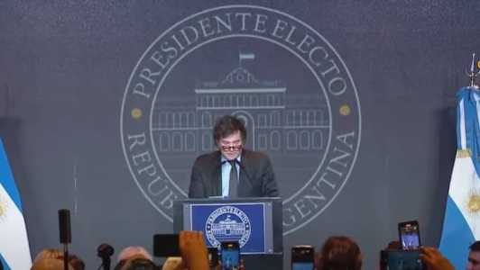 Milei durante primeiro discurso como presidente