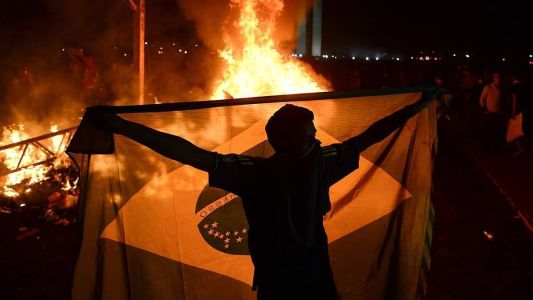 Milhares de manifestantes tomaram as ruas das principais cidades brasileiras em junho de 2013