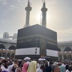 Dois milhões de fiéis iniciam maior peregrinação a Meca desde a pandemia da Covid-19