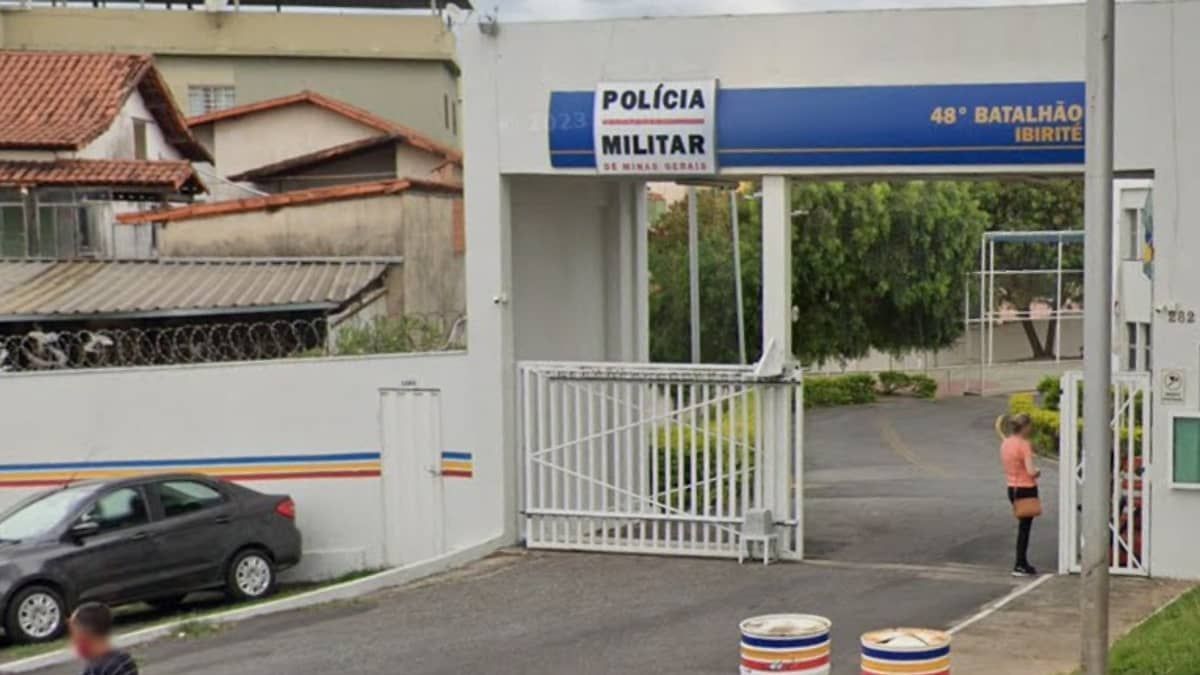 Corpo é encontrado decapitado e esquartejado na 'rua do Cemitério' em Ibirité, e polícia investiga o crime