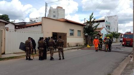 Militares negociam rendição