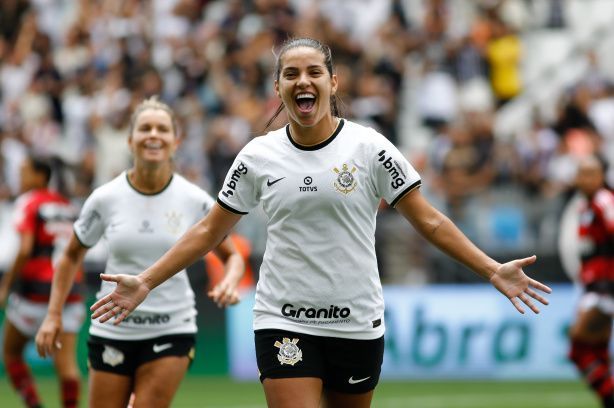 Atacante do Corinthians fica em segundo lugar no prêmio 'Rainha da América'