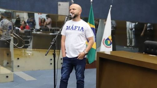 Miltinho CGE foi ao plenário da Câmara de BH com camisa da torcida organizada Máfia Azul