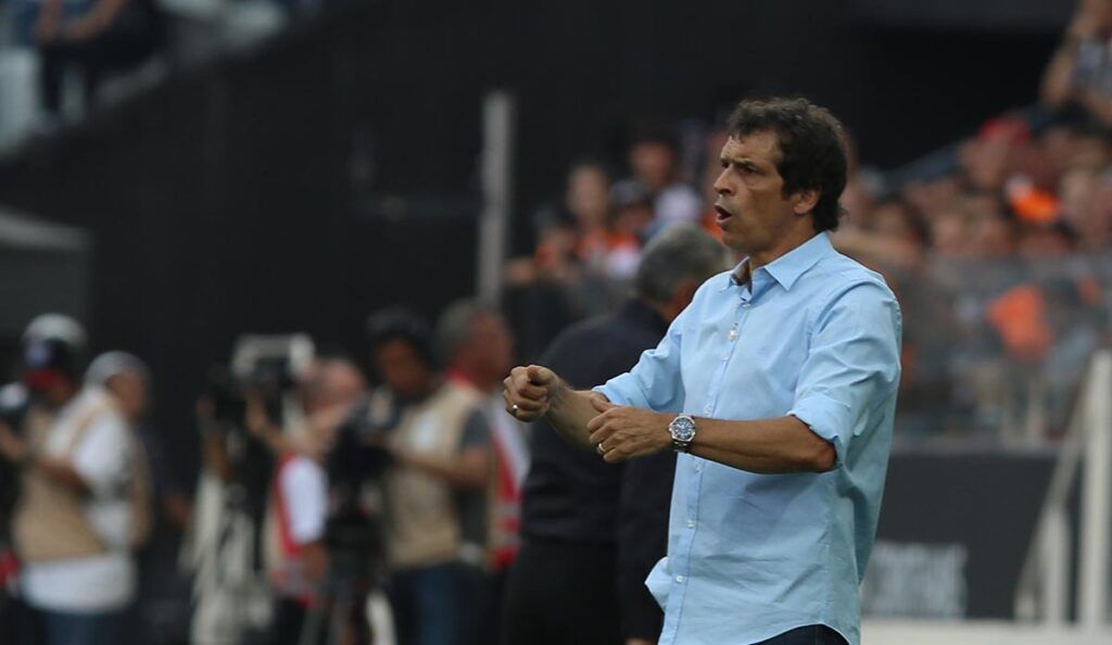 São Paulo escolhe interino e parte para definição do substituto de Carpini