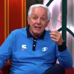 Narrador chora ao vivo, se despede da Globo e recebe homenagem