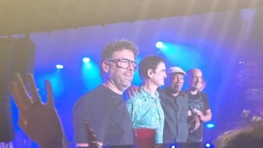 Milton Nascimento toca com Skank em show de despedida da banda