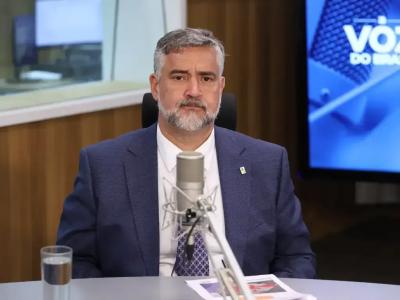 O ministro Paulo Pimenta