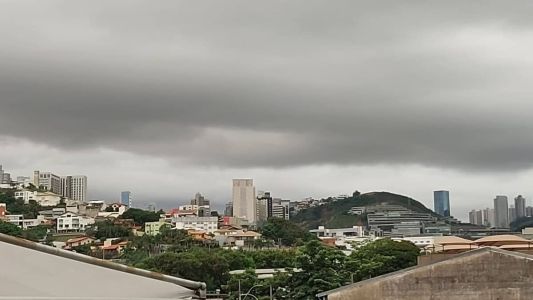 Minas Gerais terá dia com céu parcialmente nublado e pancadas de chuva