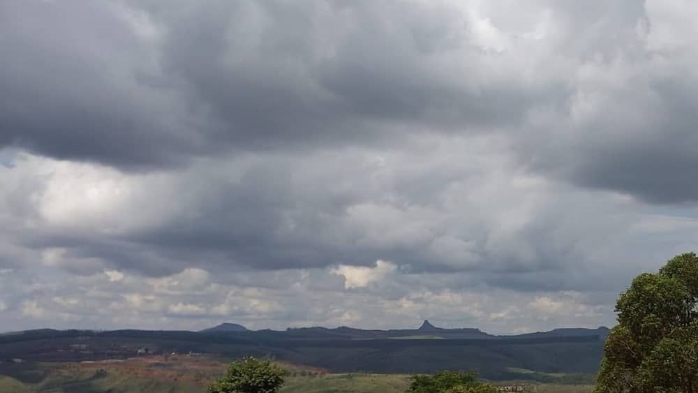 Minas tem alerta de chuva forte, tempestade e granizo para 430 cidades; lista