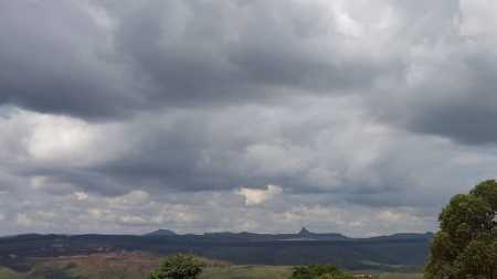 Chuvas intensas em MG: veja lista das 423 cidades sob alerta nesta quarta (18)