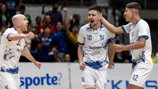 Minas venceu por 3 a 1 em casa, levou a decisão para a prorrogação e eliminou o Corinthians