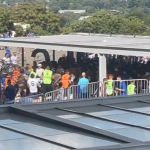 Torcida do Cruzeiro e PM entram em choque em acesso ao Mineirão