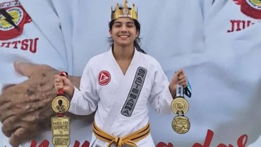 Mineira de 13 anos vence mundial de jiu-jitsu