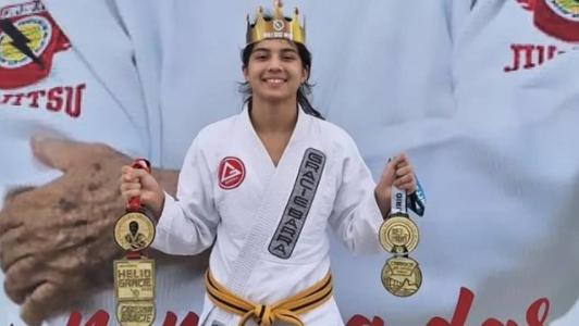 Mineira de 13 anos vence mundial de jiu-jitsu