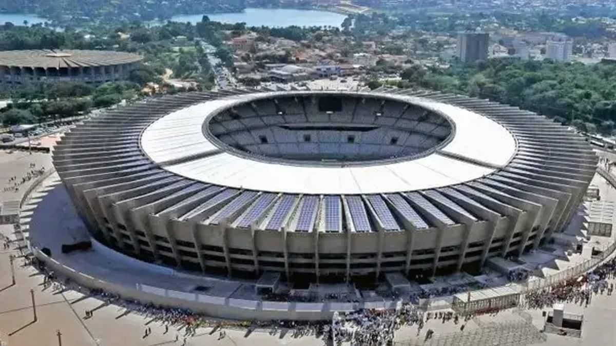 Aprovado? Gramado do Mineirão é inspecionado antes de Atlético x Libertad