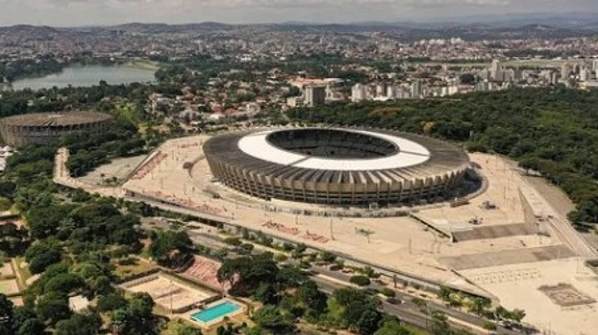 Mineirão tem que se decidir se é casa de show ou estádio de futebol 