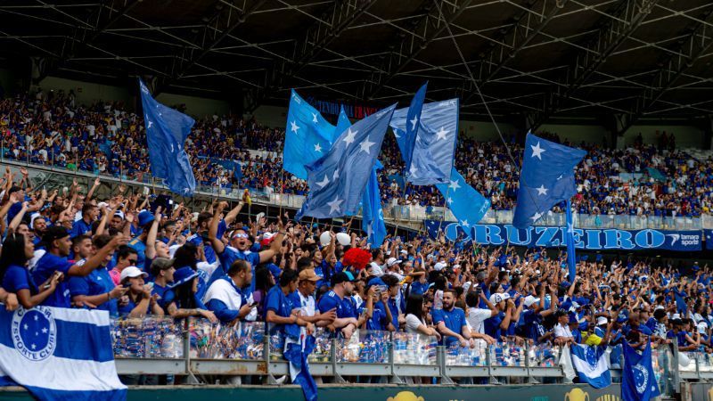 Atacante do Cruzeiro projeta 'decisão' na Sul-Americana e pede Mineirão lotado