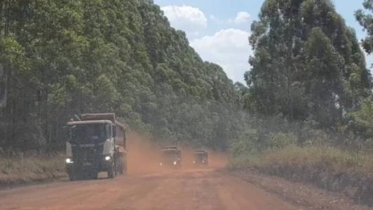 Mineradoras restringem acesso de caminhões de outras empresas, o que afeta o trânsito na BR-040