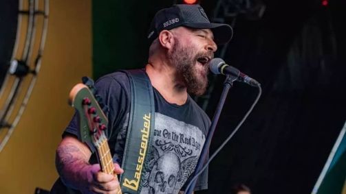 Mingau, do Ultraje a Rigor, será transferido para SP em aeronave com UTI após ser baleado em Paraty.