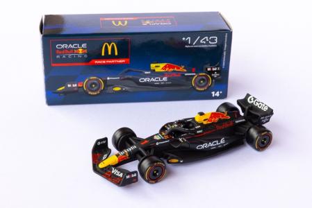 Miniatura de Fórmula 1 da Red Bull vendida no McDonald's