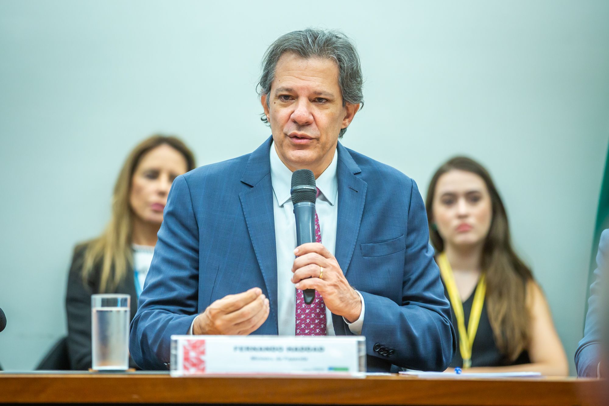Compensação da desoneração irá ao Congresso como medida provisória nos próximos dias, indica Haddad