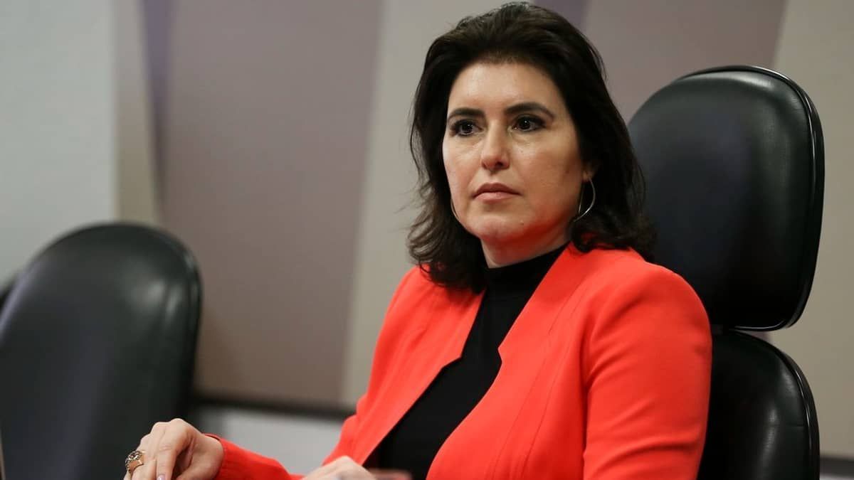 Tebet defende apreensão do passaporte de Bolsonaro